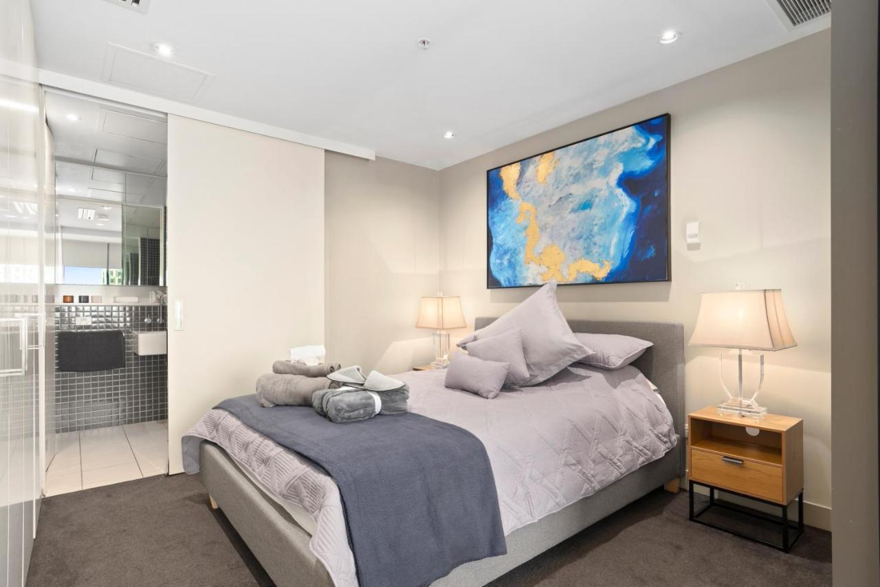 Sophisticated Designer Condo W River & City Views Мелбърн Екстериор снимка
