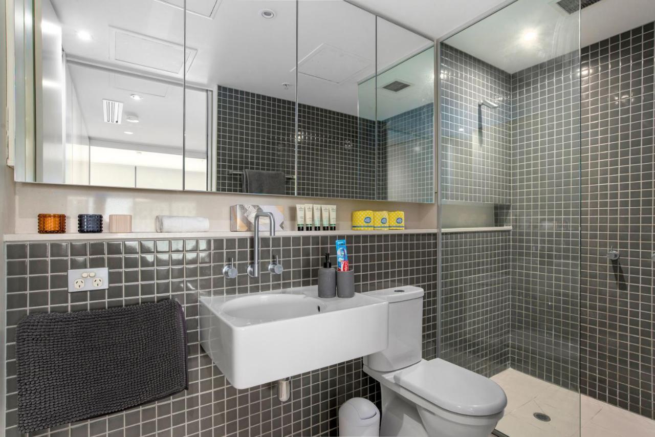 Sophisticated Designer Condo W River & City Views Мелбърн Екстериор снимка